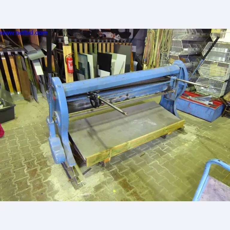 Operating and office equipment, inventories, assembly material and vehicles from the roofing sector-2