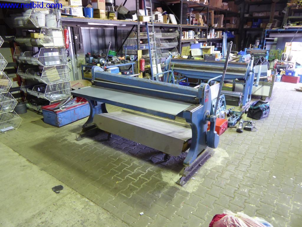 BGA, zapasy, materiały montażowe i pojazdy z działu pokryć dachowych-3