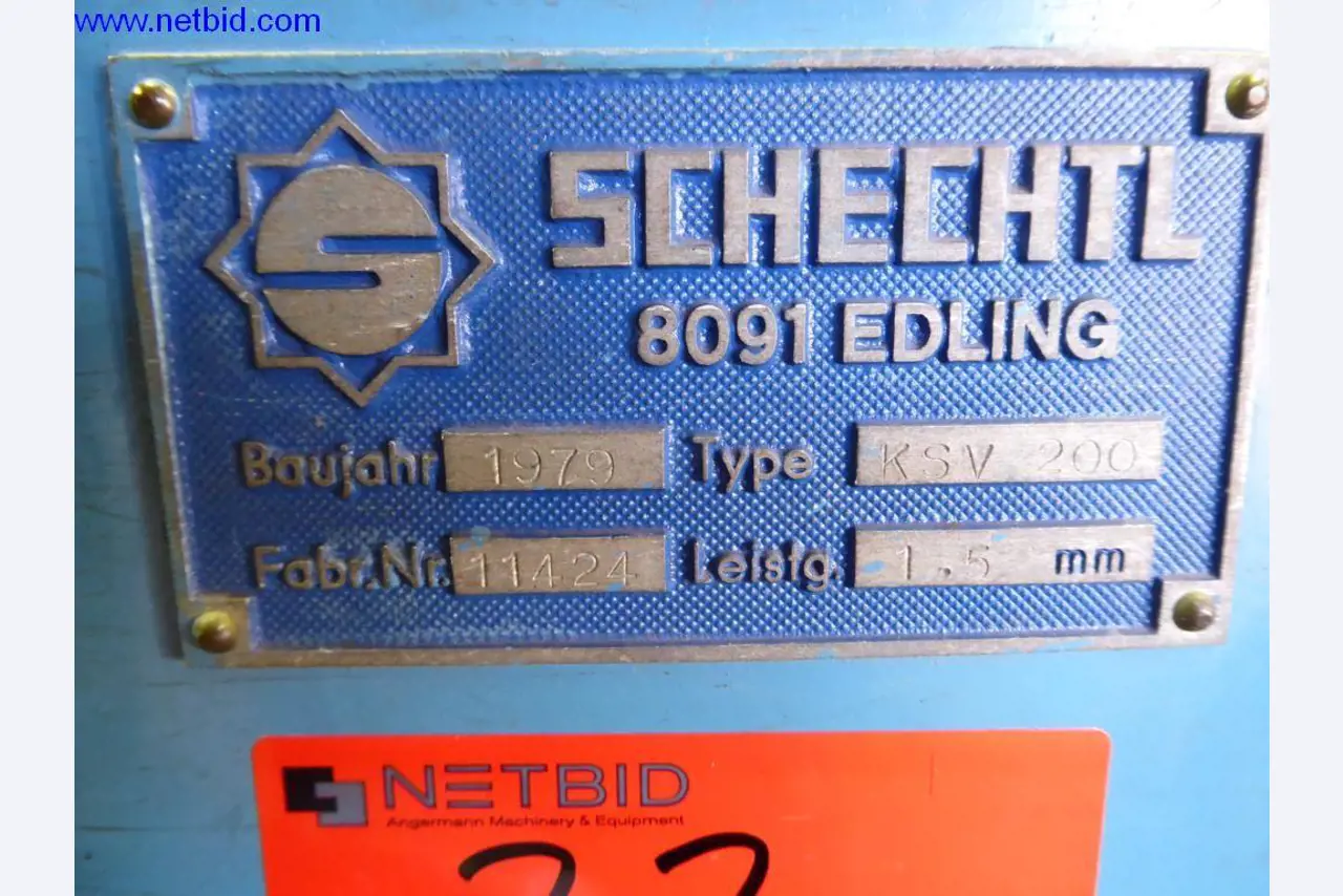 Operating and office equipment, inventories, assembly material and vehicles from the roofing sector-3