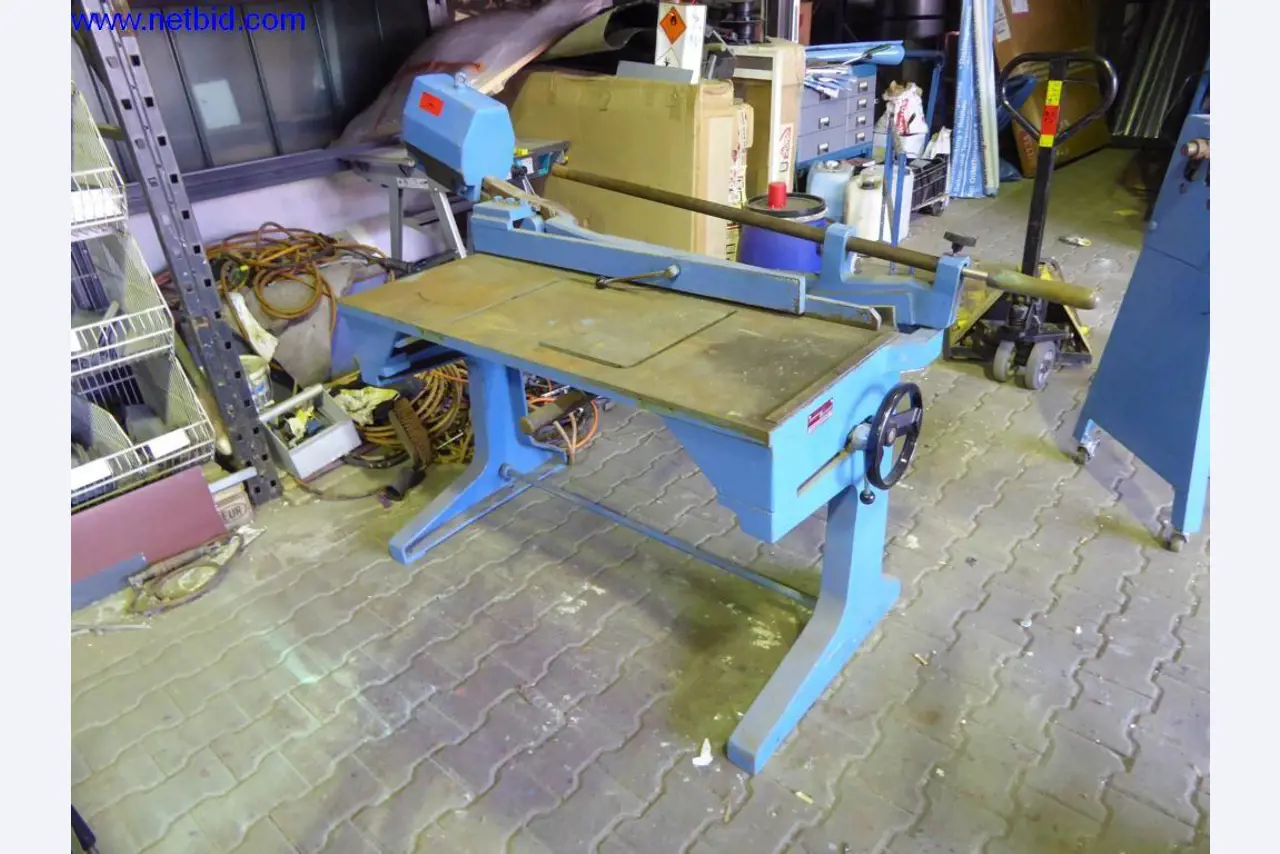 BGA, Warenvorräte, Montagematerial und Fahrzeuge aus dem Bereich Dachdeckerei-1