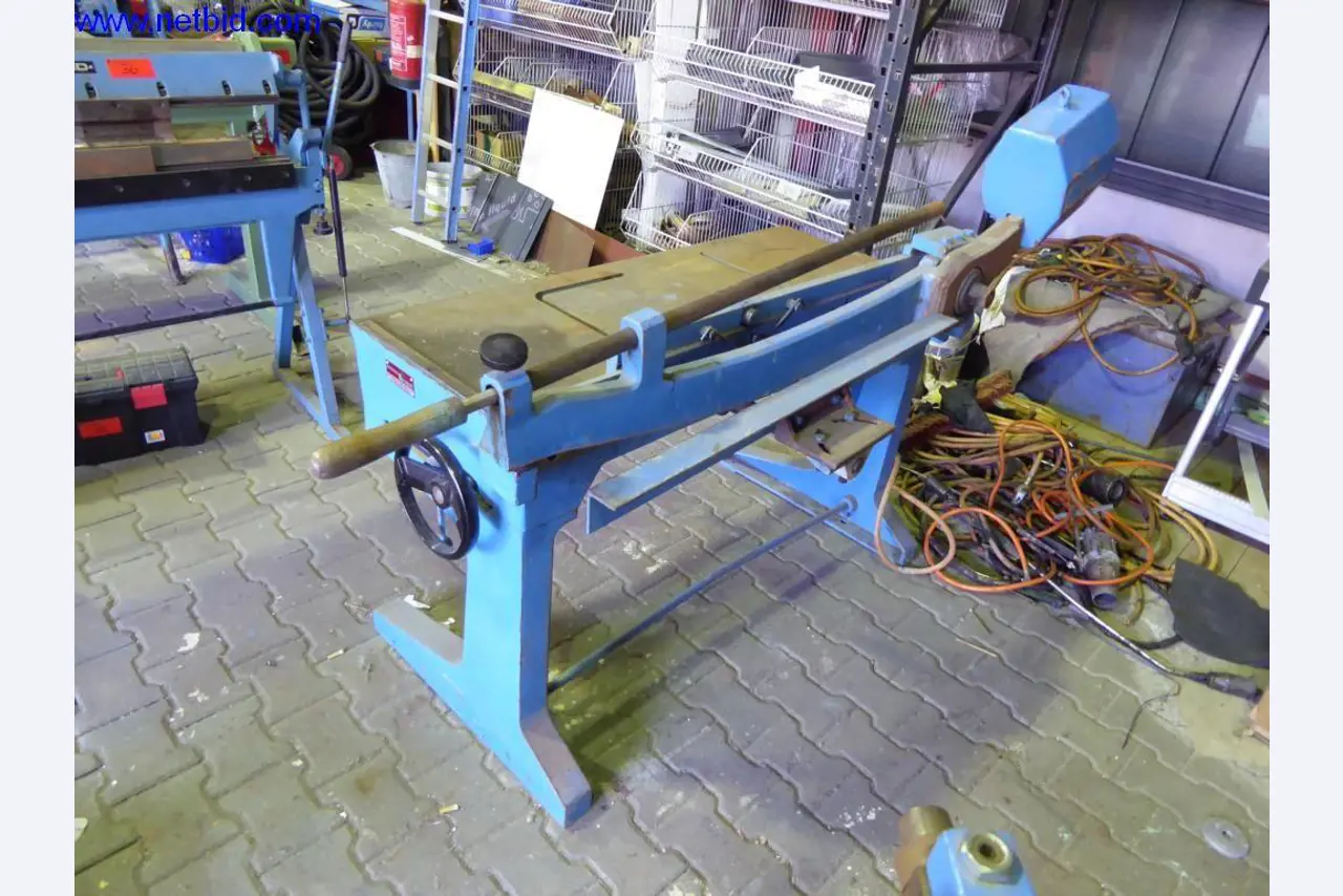 BGA, Warenvorräte, Montagematerial und Fahrzeuge aus dem Bereich Dachdeckerei-2