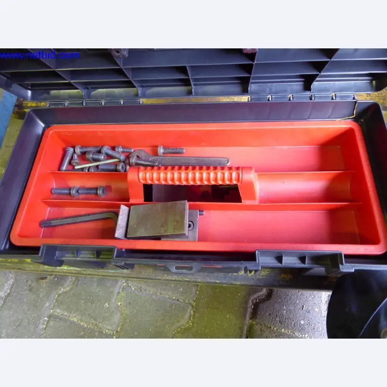 Operating and office equipment, inventories, assembly material and vehicles from the roofing sector-5