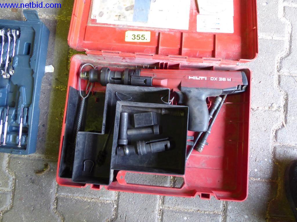 BGA, zapasy, materiały montażowe i pojazdy z działu pokryć dachowych-1