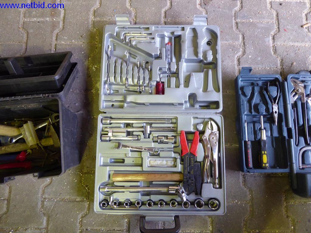 BGA, zapasy, materiały montażowe i pojazdy z działu pokryć dachowych-4