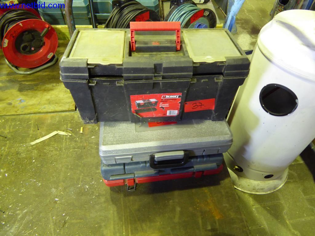 BGA, zapasy, materiały montażowe i pojazdy z działu pokryć dachowych-6