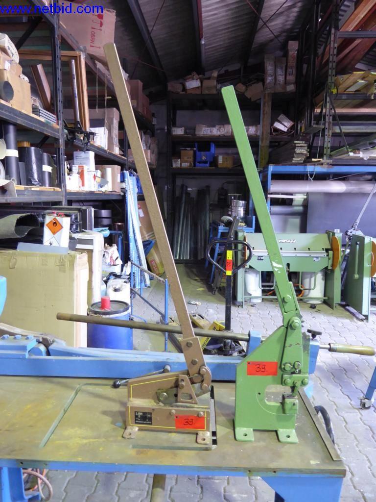 BGA, Warenvorräte, Montagematerial und Fahrzeuge aus dem Bereich Dachdeckerei-1