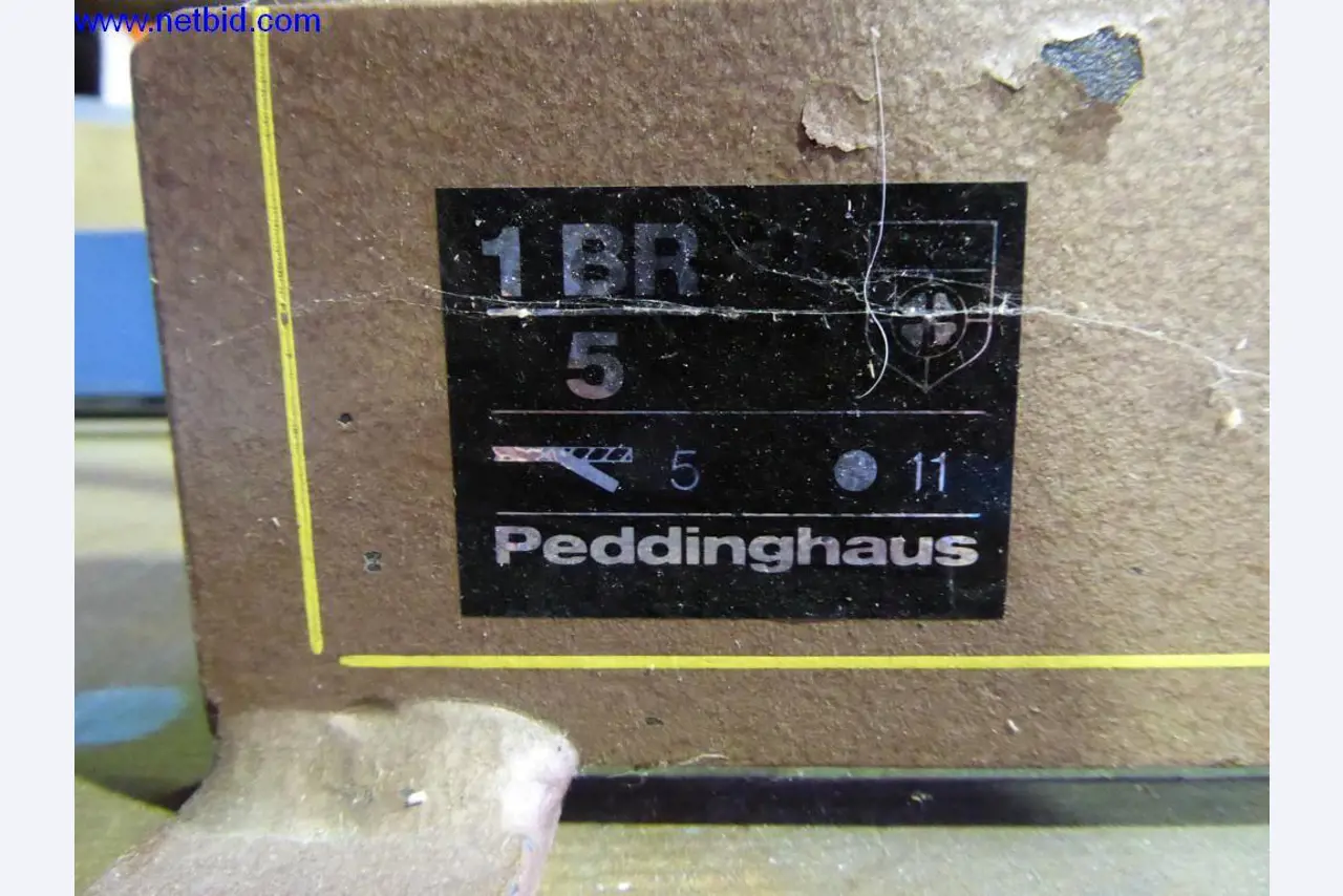 BGA, zapasy, materiały montażowe i pojazdy z działu pokryć dachowych-2