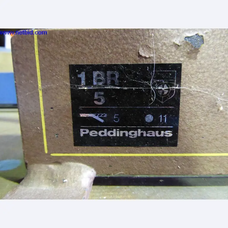 BGA, zapasy, materiały montażowe i pojazdy z działu pokryć dachowych-2