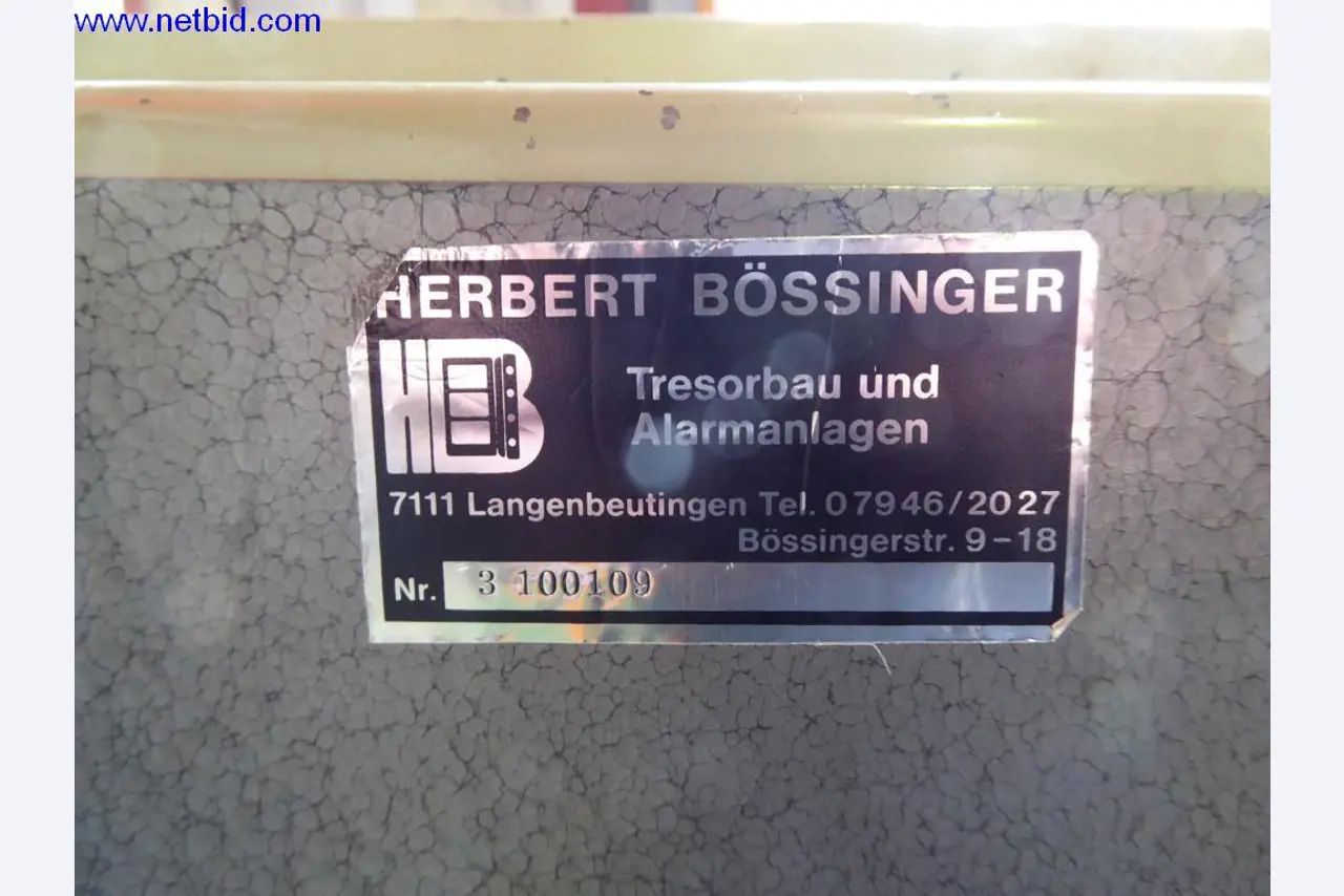 BGA, zásoby, montážní materiál a vozidla z divize střešních krytin.-3