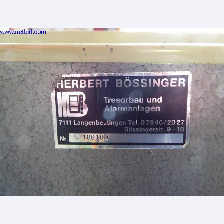 BGA, zásoby, montážní materiál a vozidla z divize střešních krytin.-3