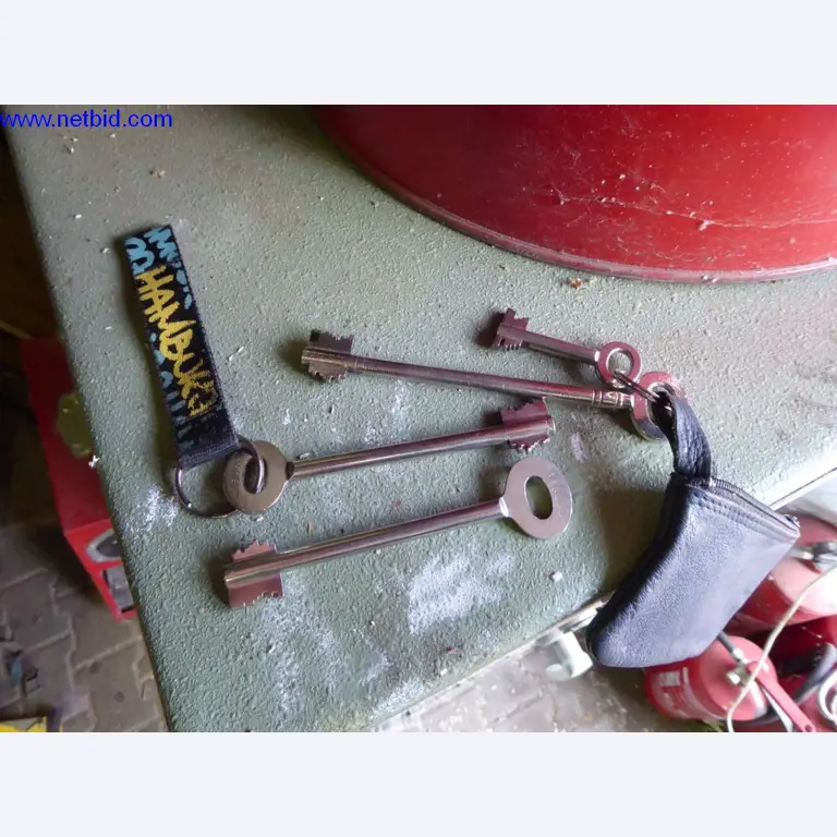 BGA, zásoby, montážní materiál a vozidla z divize střešních krytin.-4