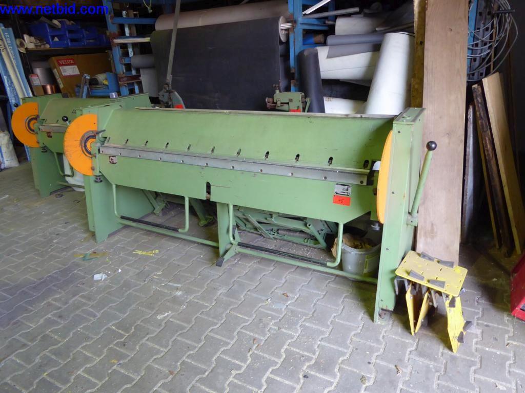 BGA, zásoby, montážní materiál a vozidla z divize střešních krytin.-1