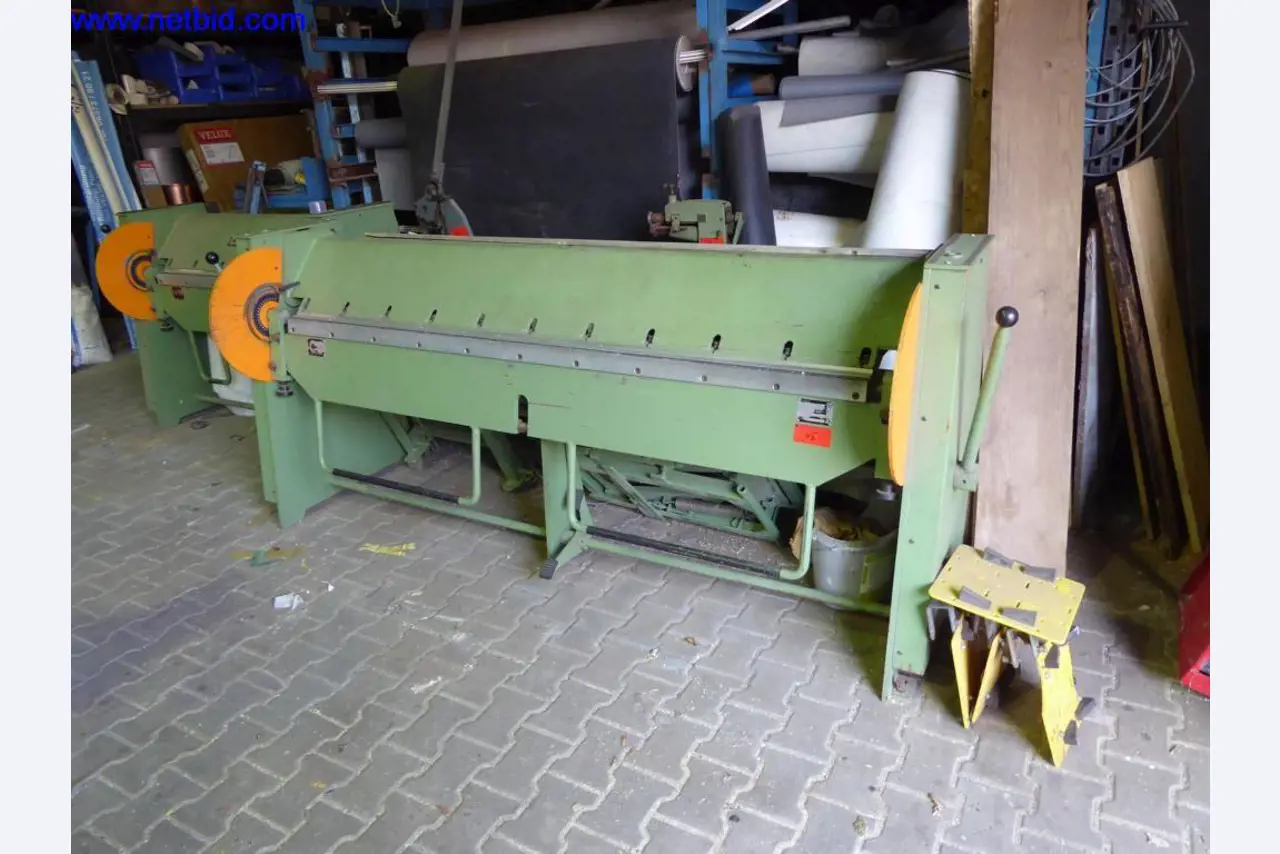 BGA, Warenvorräte, Montagematerial und Fahrzeuge aus dem Bereich Dachdeckerei-1