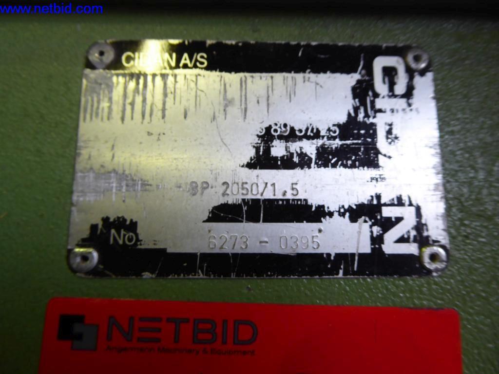 BGA, zásoby, montážní materiál a vozidla z divize střešních krytin.-2