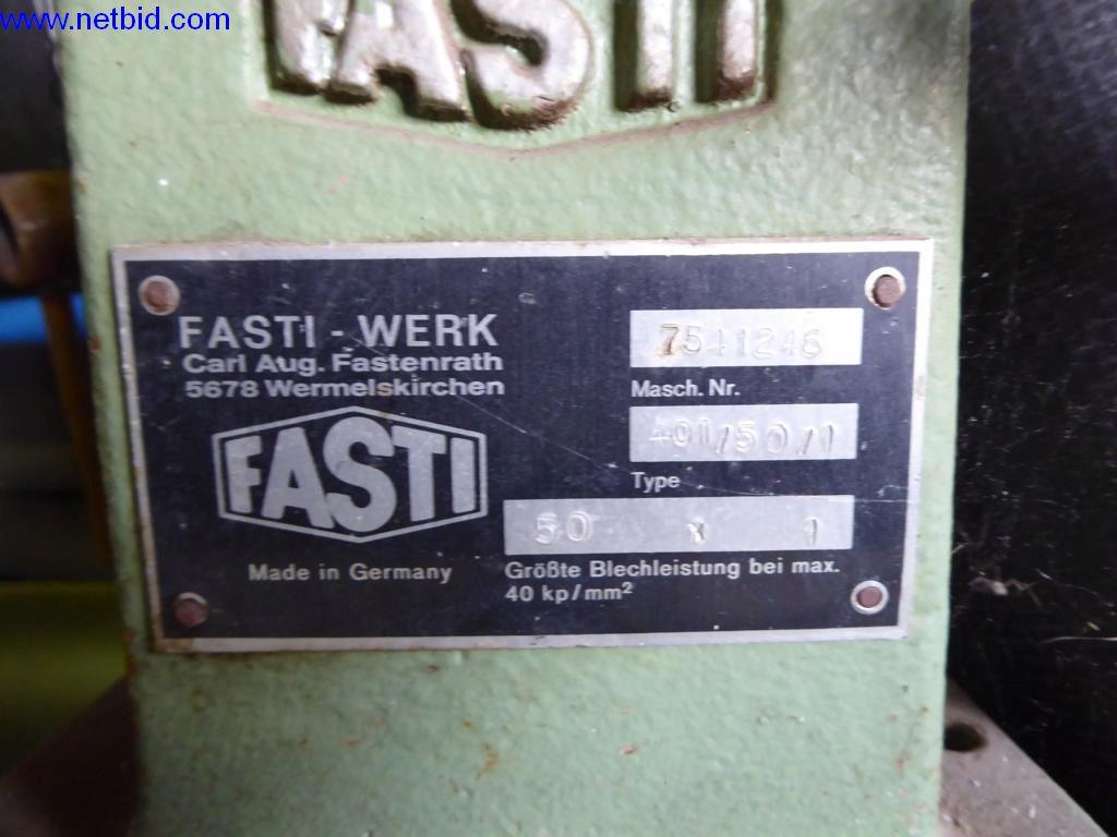 BGA, zapasy, materiały montażowe i pojazdy z działu pokryć dachowych-2