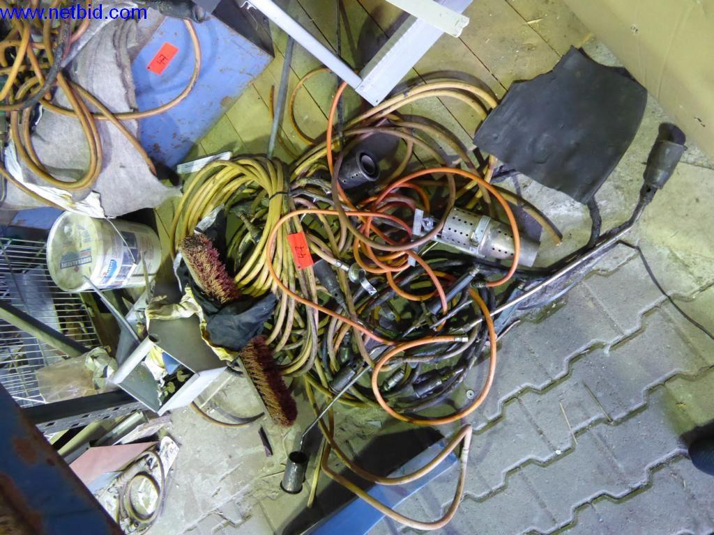 BGA, Warenvorräte, Montagematerial und Fahrzeuge aus dem Bereich Dachdeckerei-2