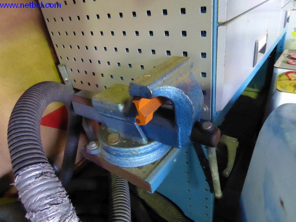 BGA, zapasy, materiały montażowe i pojazdy z działu pokryć dachowych-2