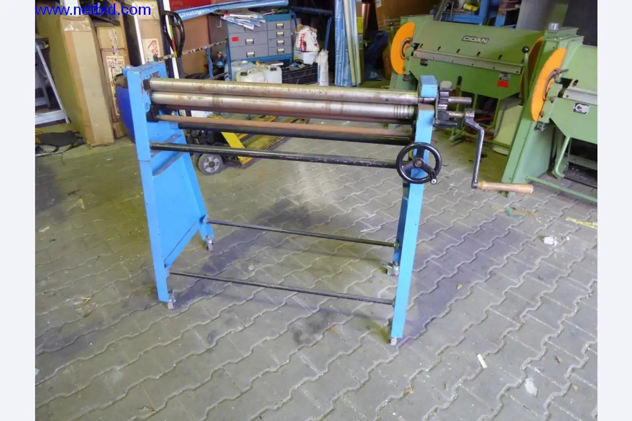 BGA, Warenvorräte, Montagematerial und Fahrzeuge aus dem Bereich Dachdeckerei-1