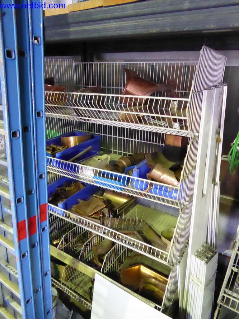 BGA, zapasy, materiały montażowe i pojazdy z działu pokryć dachowych-5