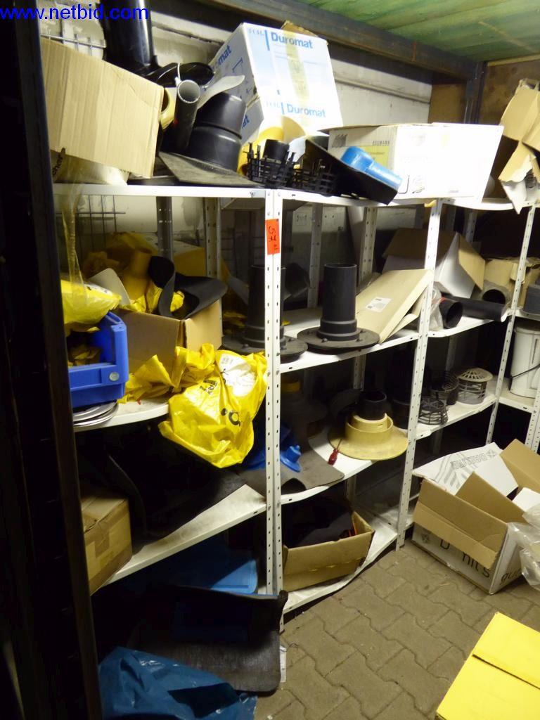 BGA, zásoby, montážní materiál a vozidla z divize střešních krytin.-2