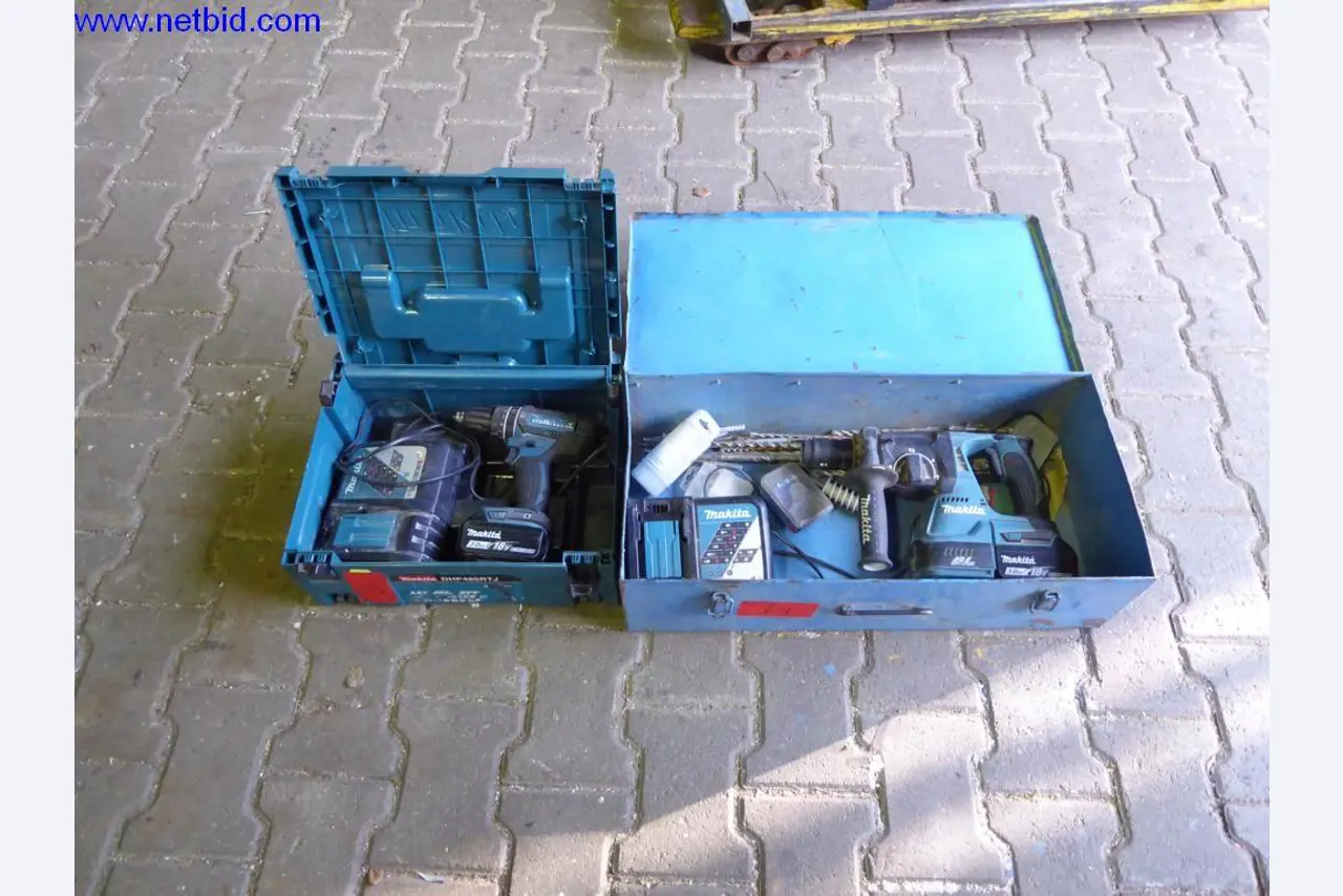 BGA, zapasy, materiały montażowe i pojazdy z działu pokryć dachowych-3