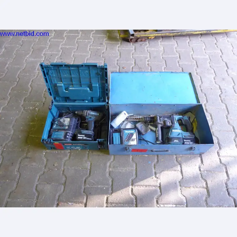 BGA, zapasy, materiały montażowe i pojazdy z działu pokryć dachowych-3