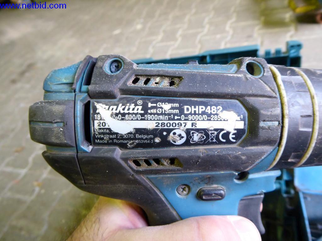 BGA, zapasy, materiały montażowe i pojazdy z działu pokryć dachowych-4