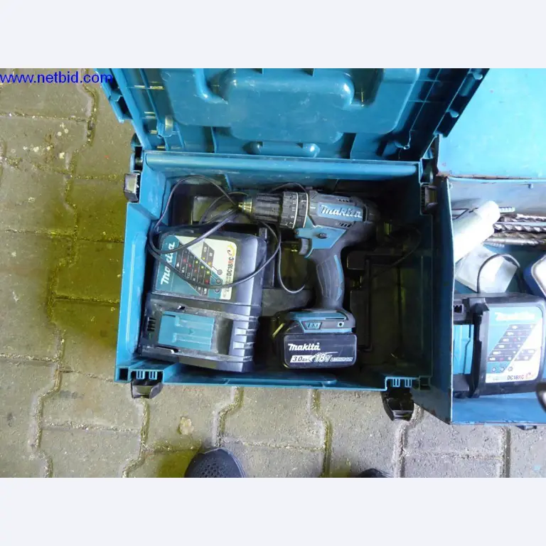 BGA, zapasy, materiały montażowe i pojazdy z działu pokryć dachowych-5