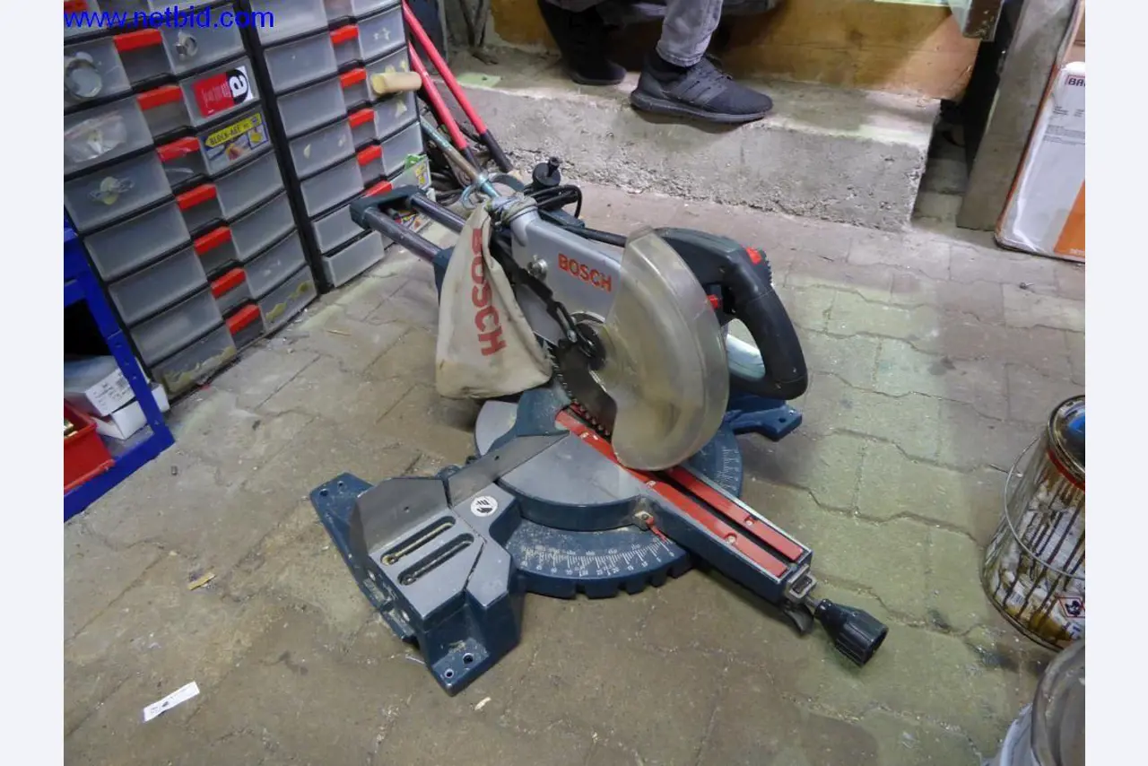 BGA, stocks de marchandises, matériel de montage et véhicules du secteur de la couverture-2