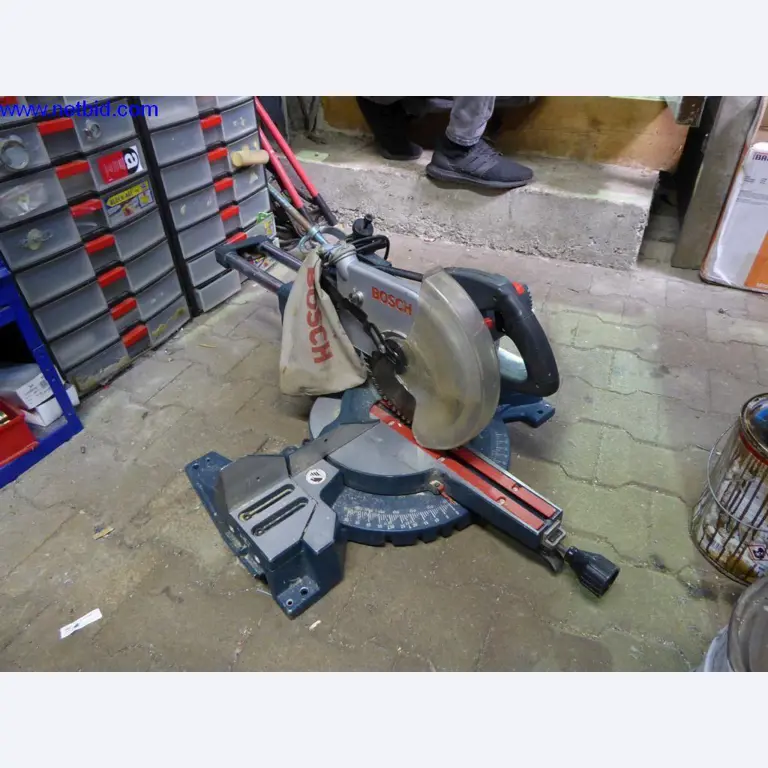 BGA, stocks de marchandises, matériel de montage et véhicules du secteur de la couverture-2