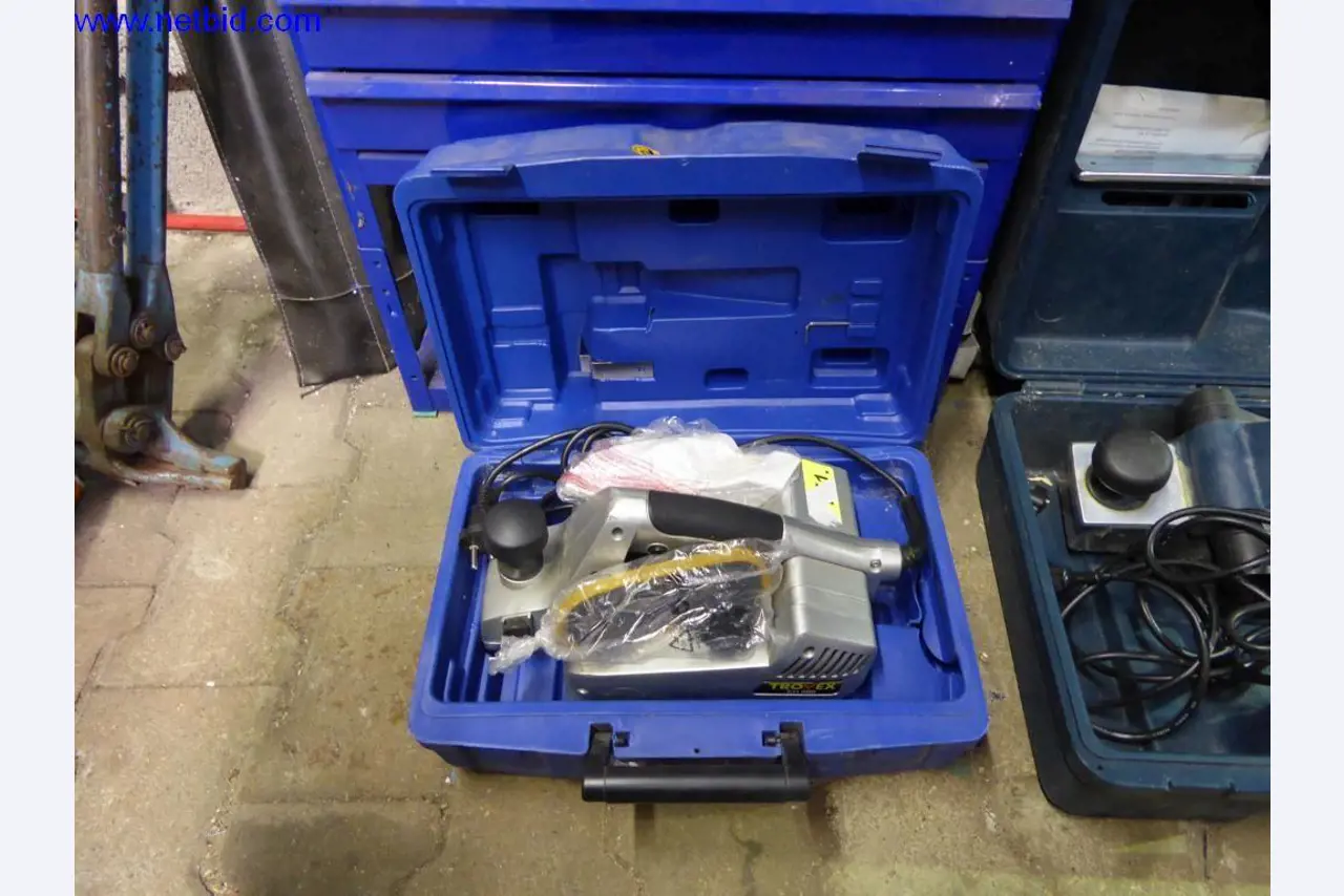 BGA, voorraden, assemblagematerialen en voertuigen van de divisie dakbedekking-3