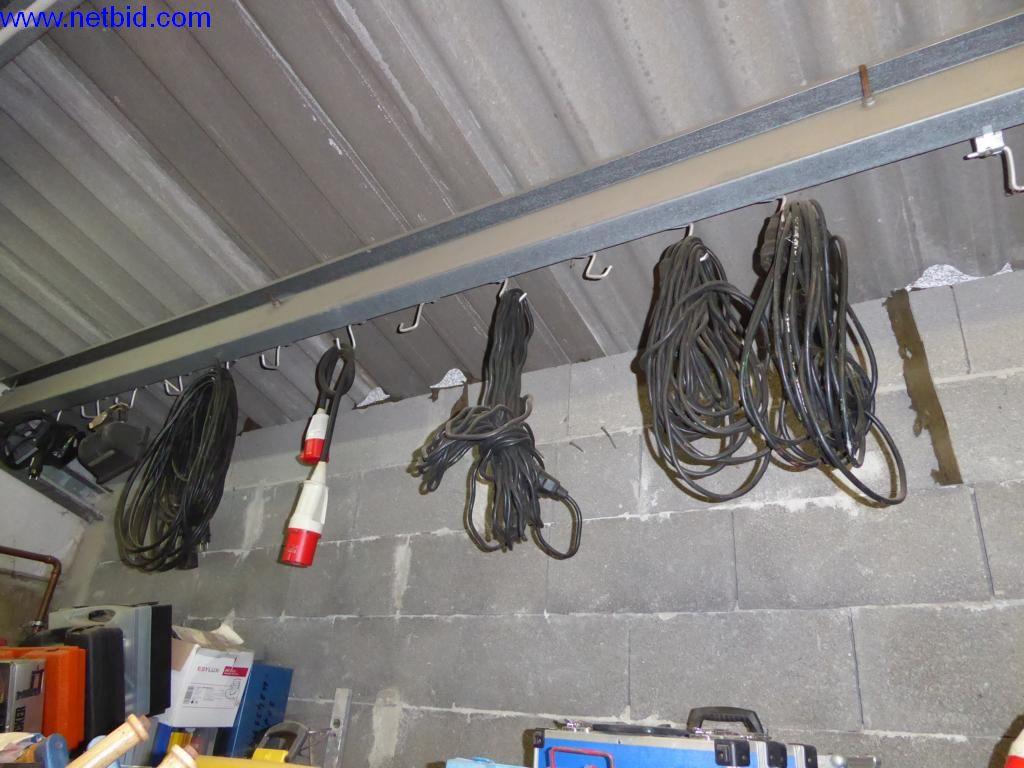 BGA, Warenvorräte, Montagematerial und Fahrzeuge aus dem Bereich Dachdeckerei-2