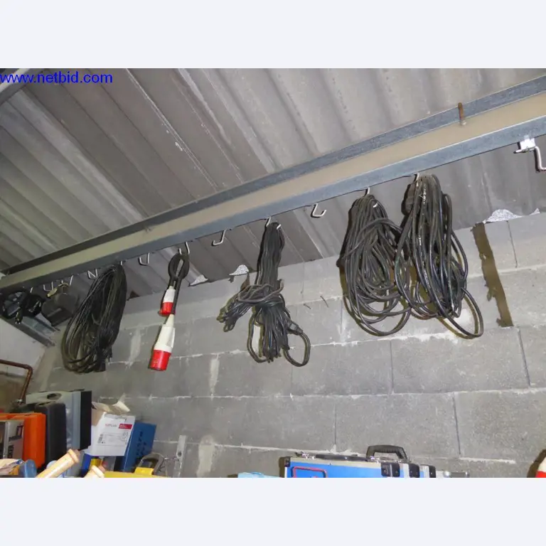 BGA, Warenvorräte, Montagematerial und Fahrzeuge aus dem Bereich Dachdeckerei-2