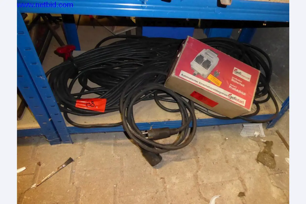 BGA, Warenvorräte, Montagematerial und Fahrzeuge aus dem Bereich Dachdeckerei-3