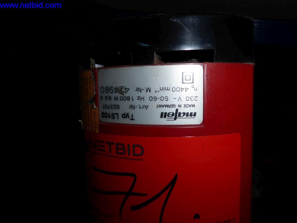 BGA, zapasy, materiały montażowe i pojazdy z działu pokryć dachowych-2