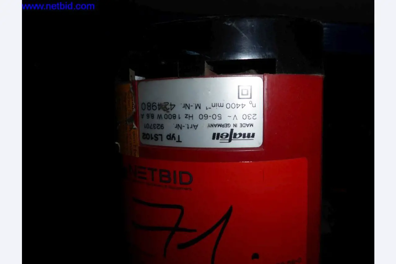 BGA, Warenvorräte, Montagematerial und Fahrzeuge aus dem Bereich Dachdeckerei-2