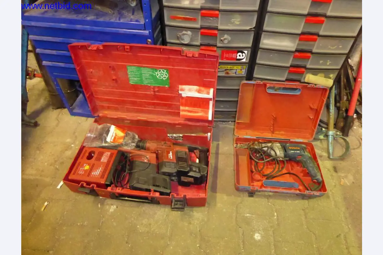 BGA, Warenvorräte, Montagematerial und Fahrzeuge aus dem Bereich Dachdeckerei-3