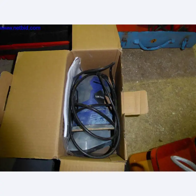 BGA, Warenvorräte, Montagematerial und Fahrzeuge aus dem Bereich Dachdeckerei-1