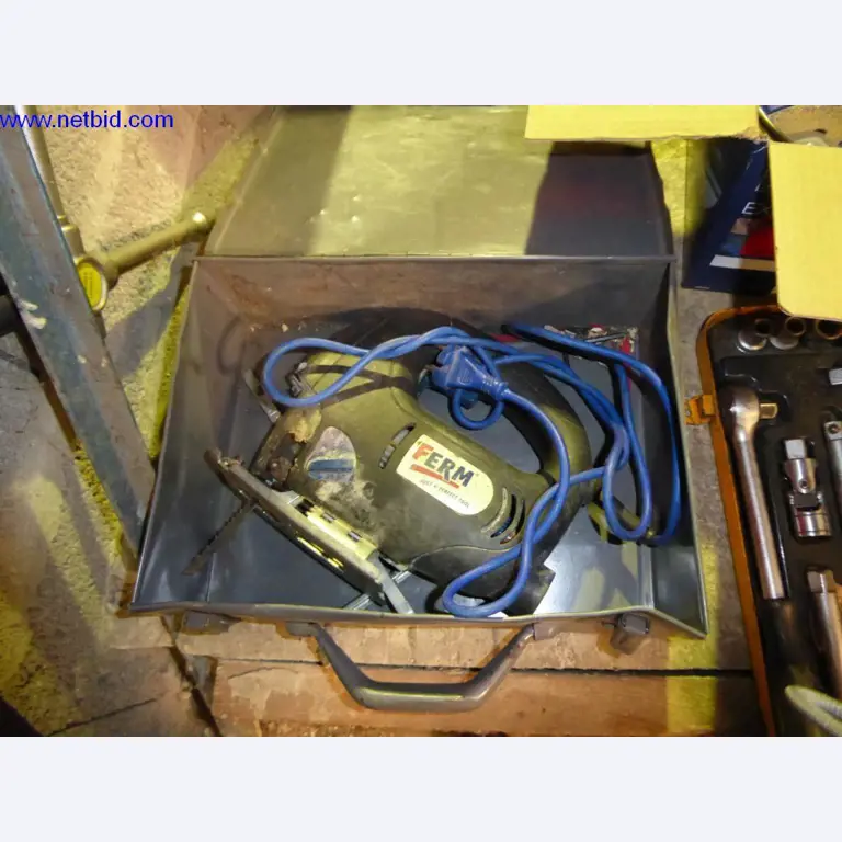 BGA, Warenvorräte, Montagematerial und Fahrzeuge aus dem Bereich Dachdeckerei-2