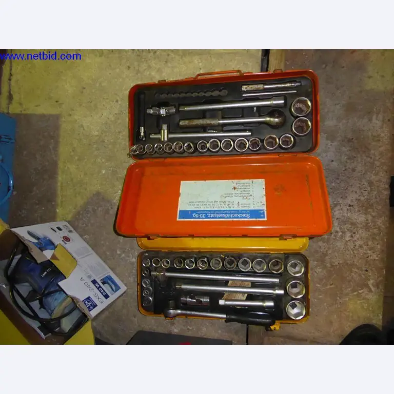 BGA, Warenvorräte, Montagematerial und Fahrzeuge aus dem Bereich Dachdeckerei-3