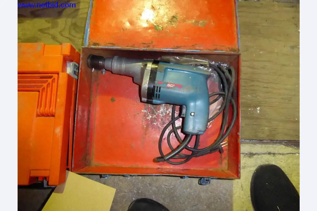 BGA, Warenvorräte, Montagematerial und Fahrzeuge aus dem Bereich Dachdeckerei-8