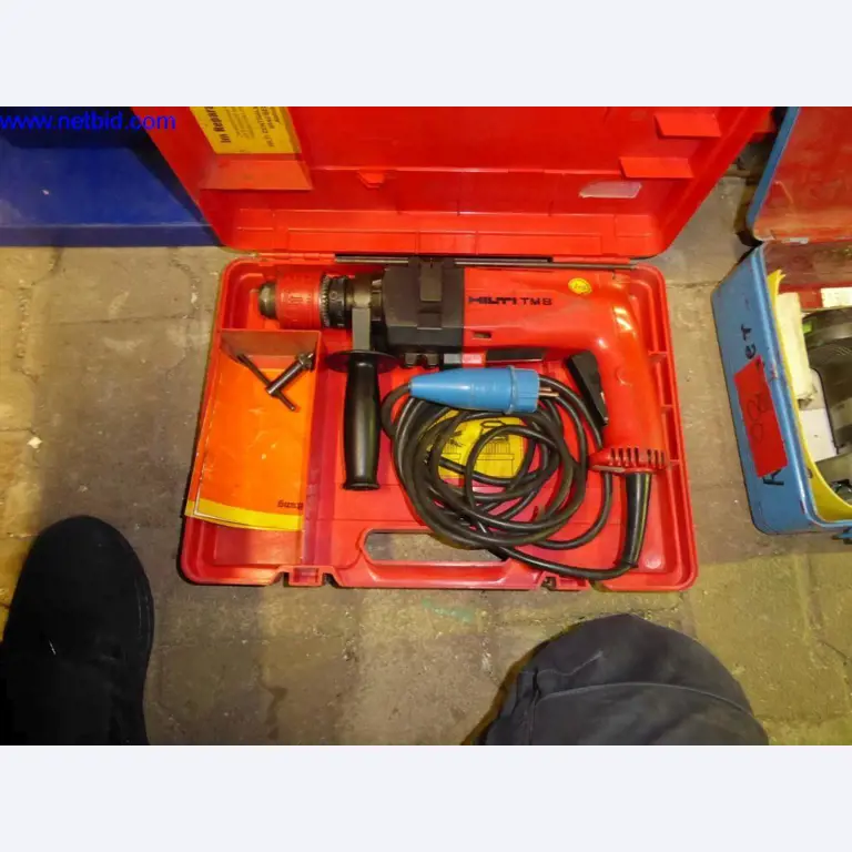 BGA, Warenvorräte, Montagematerial und Fahrzeuge aus dem Bereich Dachdeckerei-1