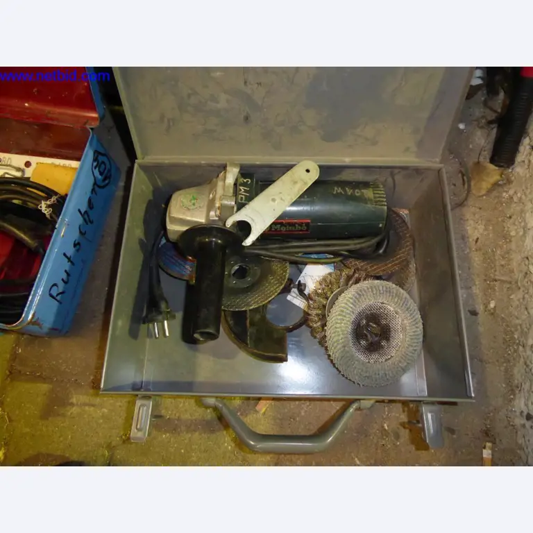 BGA, Warenvorräte, Montagematerial und Fahrzeuge aus dem Bereich Dachdeckerei-5