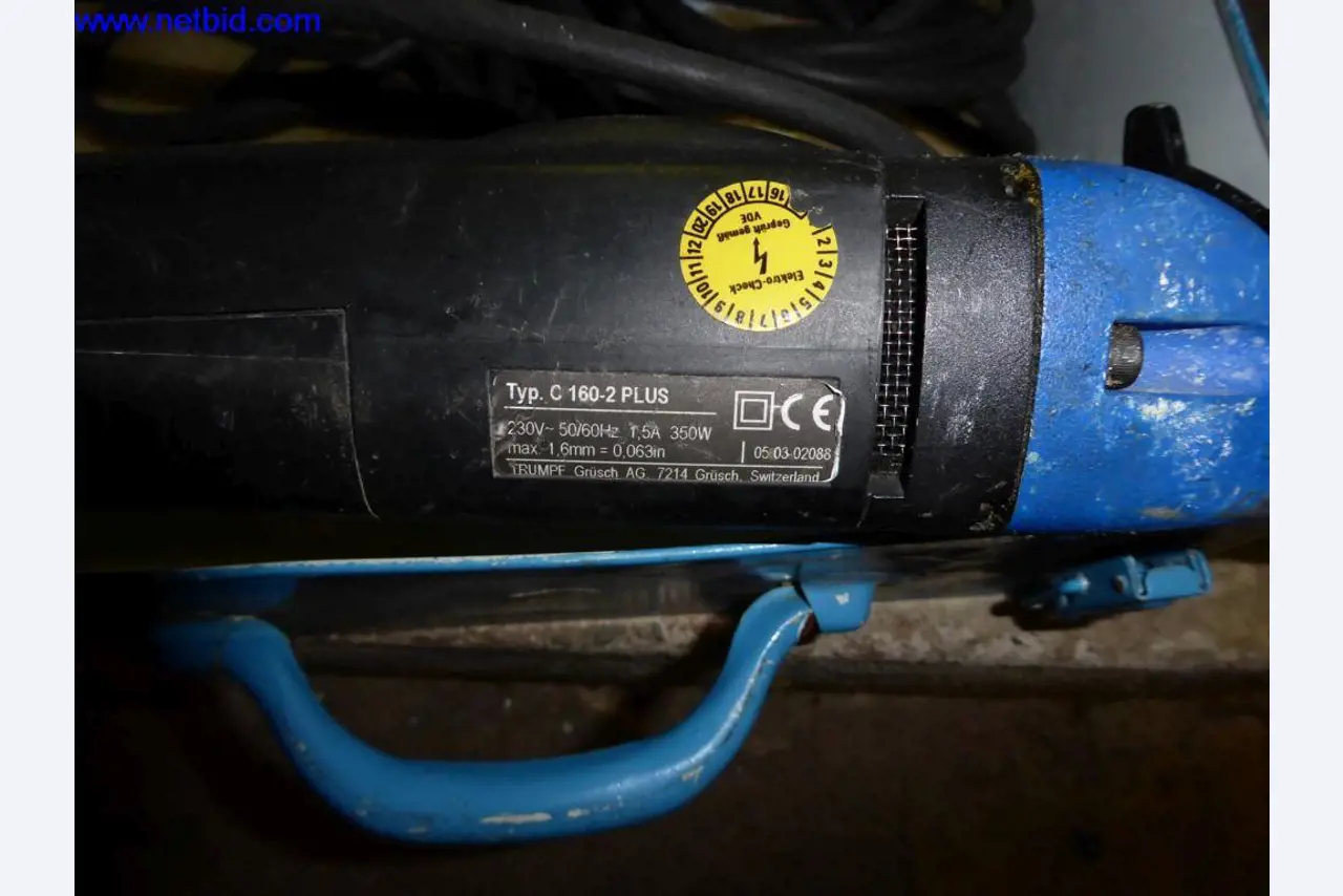 BGA, zaloge, montažni material in vozila iz oddelka za strešne kritine.-3