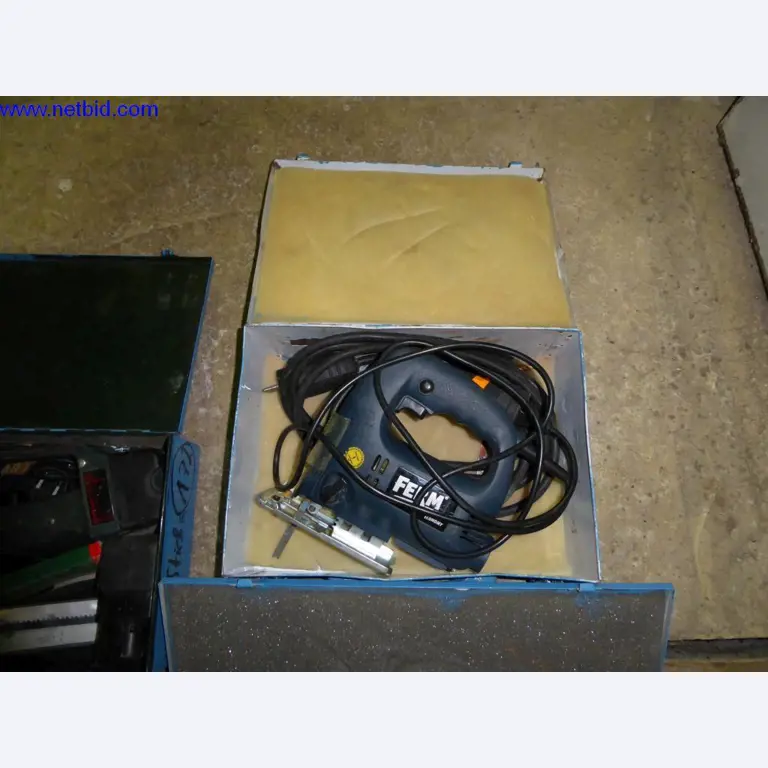 BGA, Warenvorräte, Montagematerial und Fahrzeuge aus dem Bereich Dachdeckerei-3