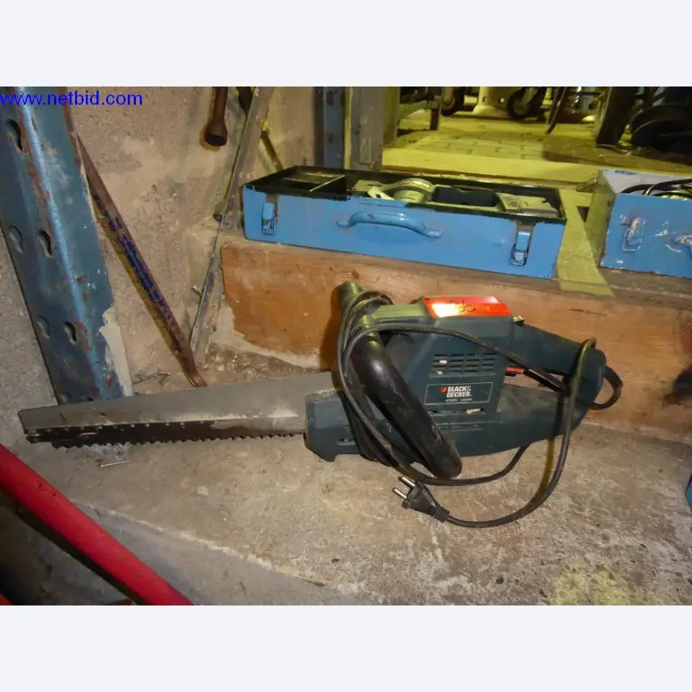 BGA, Warenvorräte, Montagematerial und Fahrzeuge aus dem Bereich Dachdeckerei-4