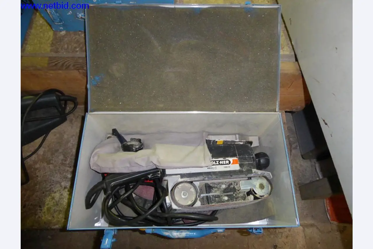 BGA, Warenvorräte, Montagematerial und Fahrzeuge aus dem Bereich Dachdeckerei-5