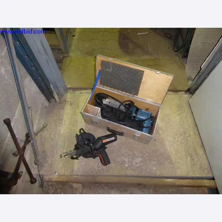 BGA, zapasy, materiały montażowe i pojazdy z działu pokryć dachowych-1