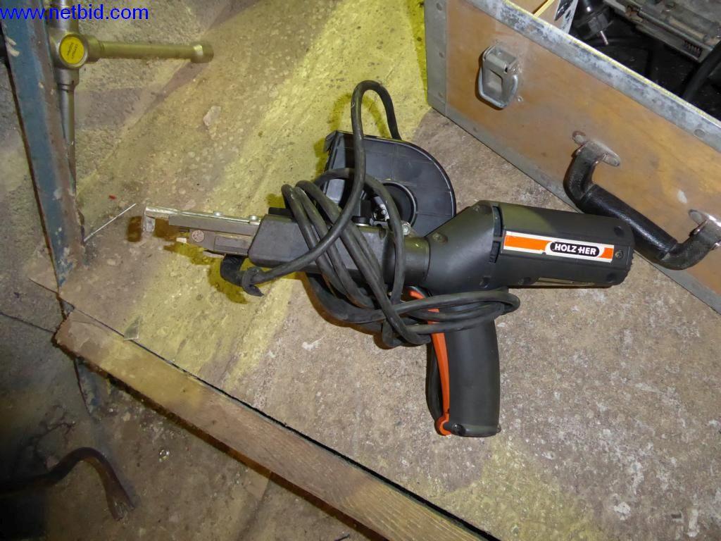 BGA, zapasy, materiały montażowe i pojazdy z działu pokryć dachowych-2