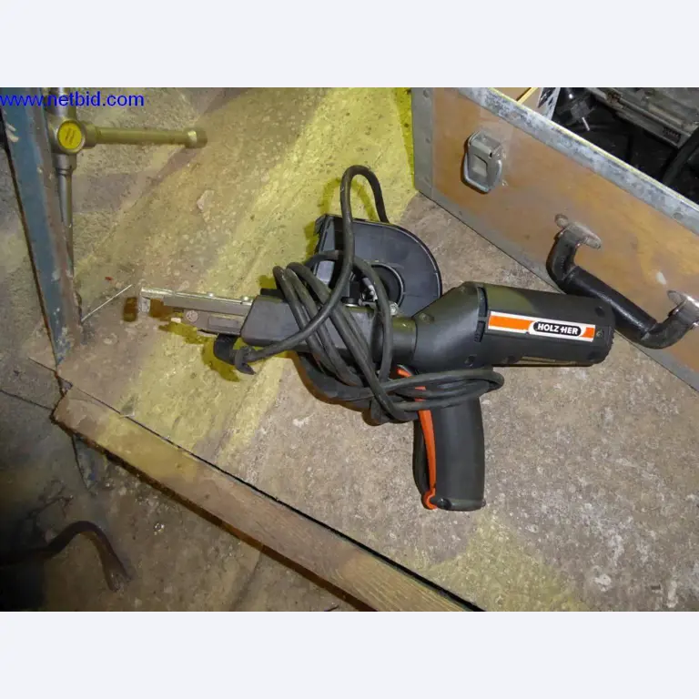 BGA, zapasy, materiały montażowe i pojazdy z działu pokryć dachowych-2